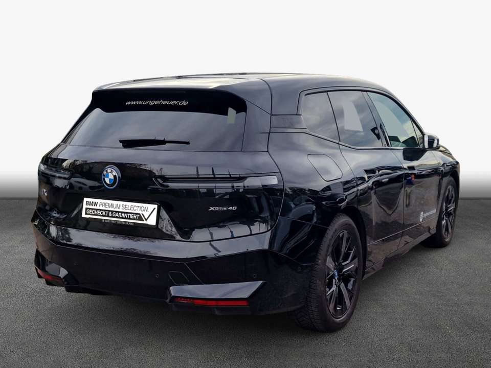 BMW iX - Imagem 2