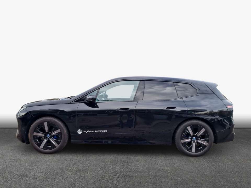 BMW iX - Imagem 5
