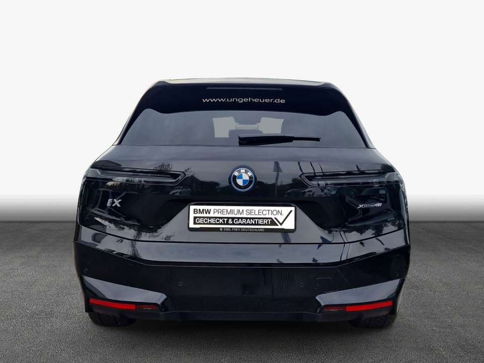 BMW iX - Imagem 6