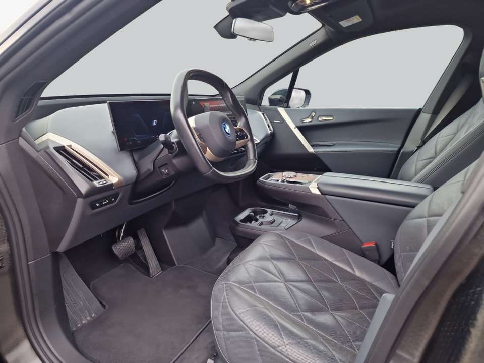 BMW iX - Imagem 11