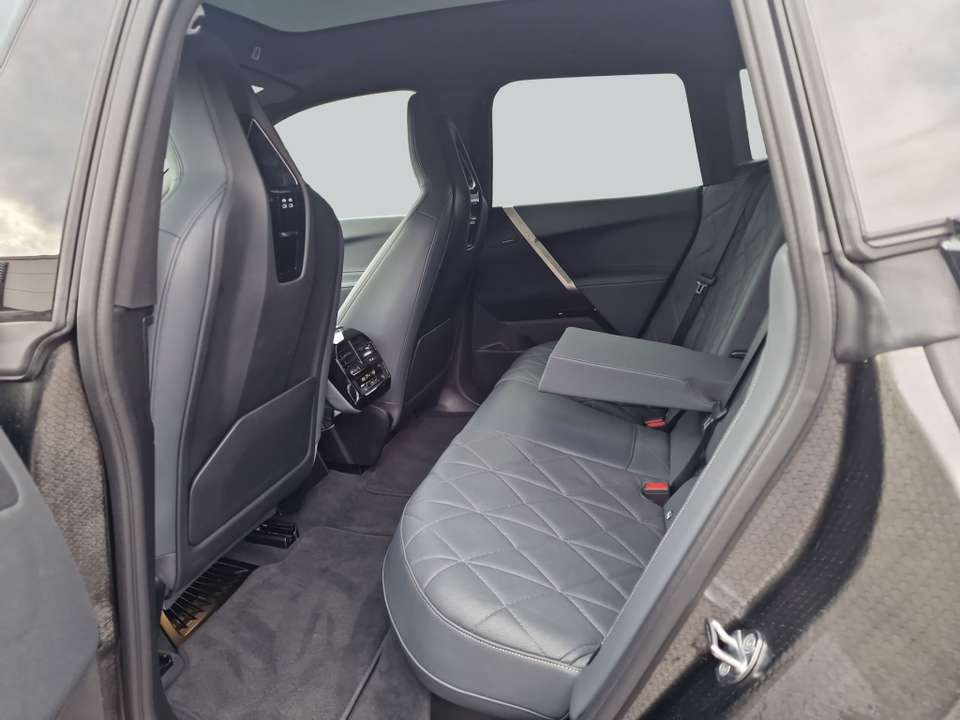 BMW iX - Imagem 13