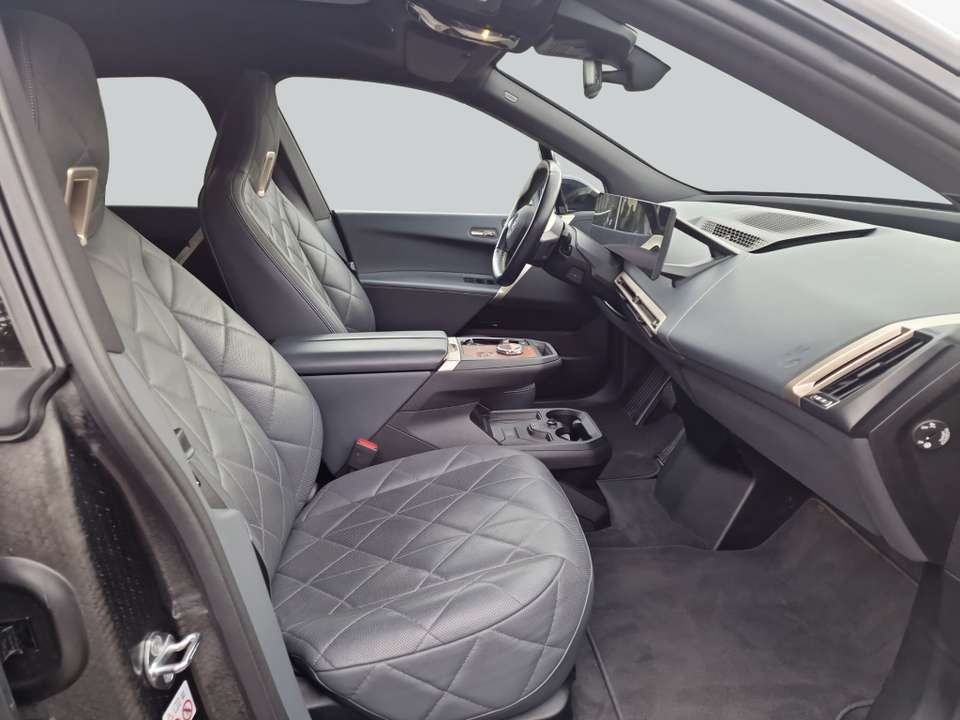 BMW iX - Imagem 14