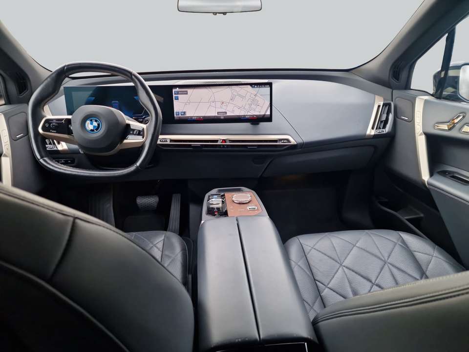 BMW iX - Imagem 15