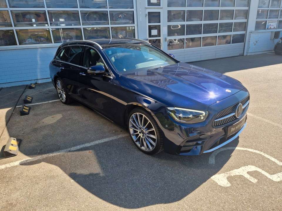 Mercedes-Benz E 300 - Imagem 2