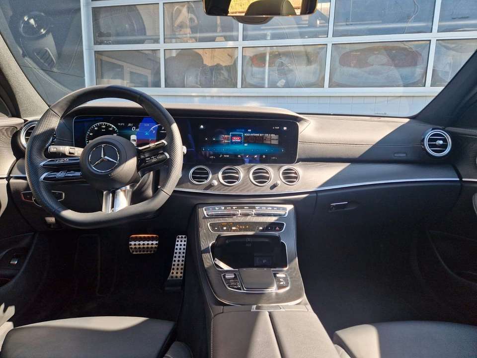 Mercedes-Benz E 300 - Imagem 9