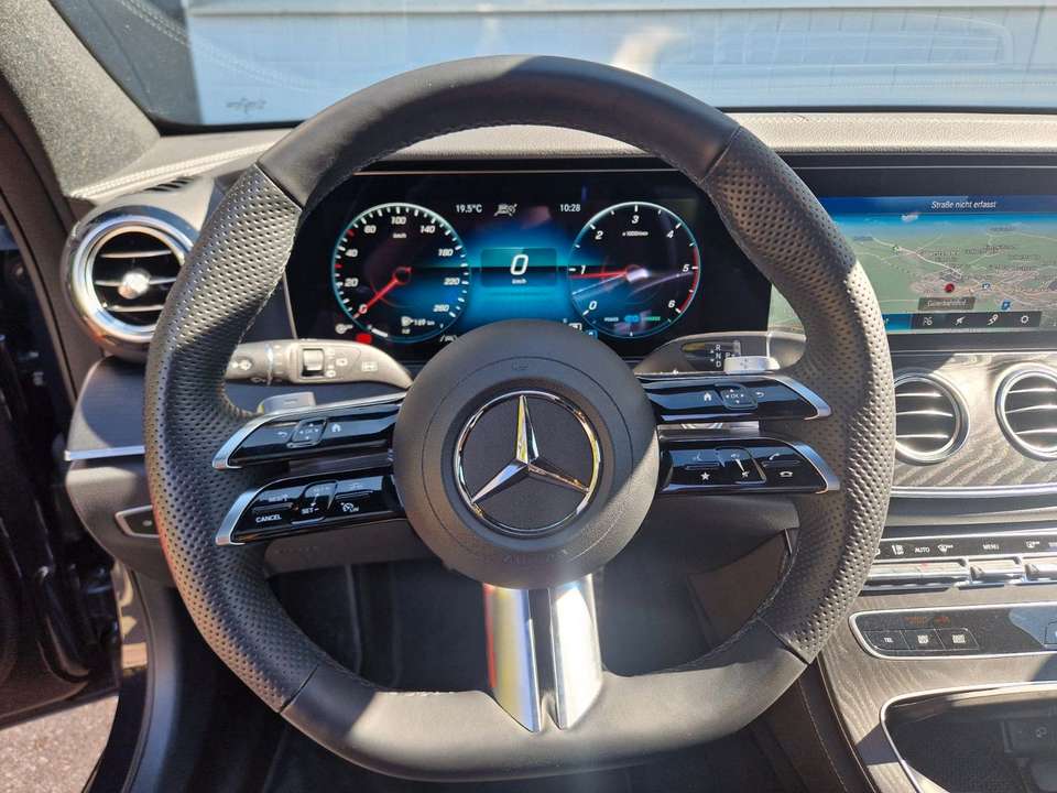 Mercedes-Benz E 300 - Imagem 11