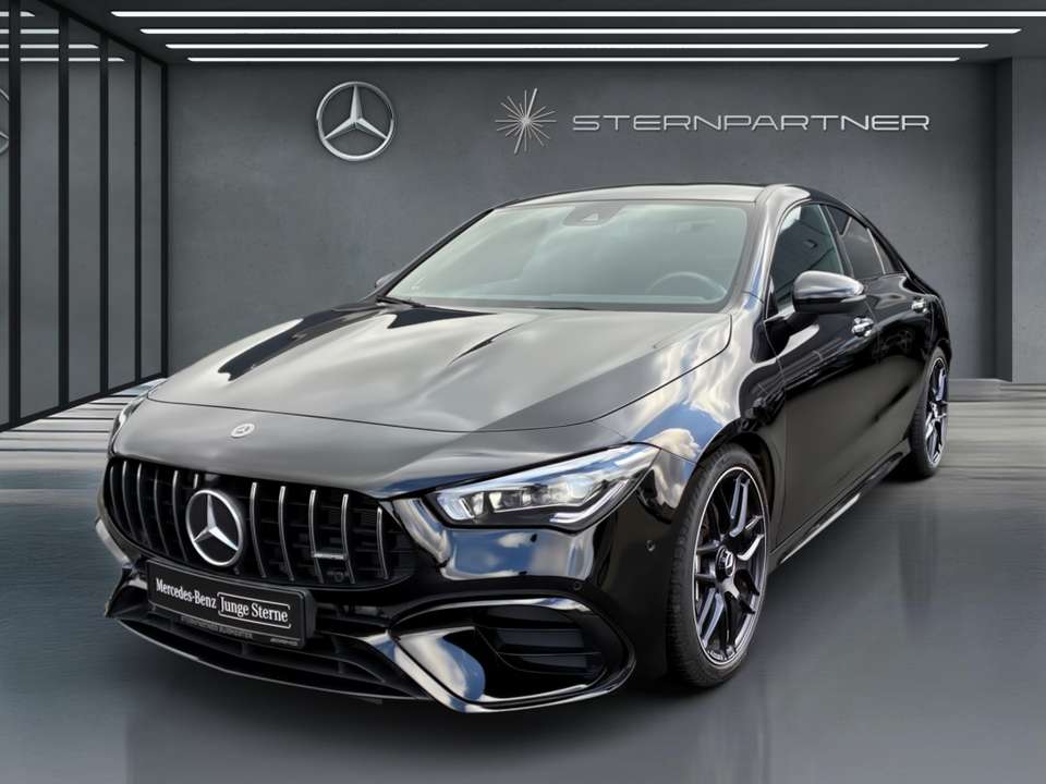 Mercedes-Benz CLA 45 AMG - Imagem 1