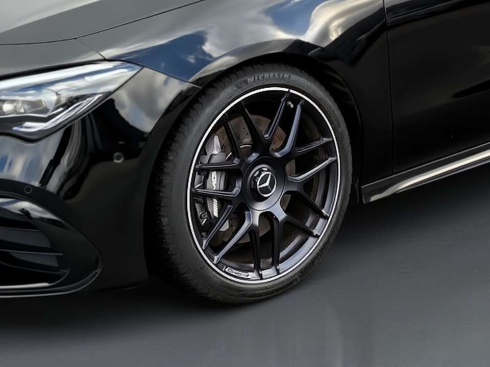 Mercedes-Benz CLA 45 AMG - Imagem 4