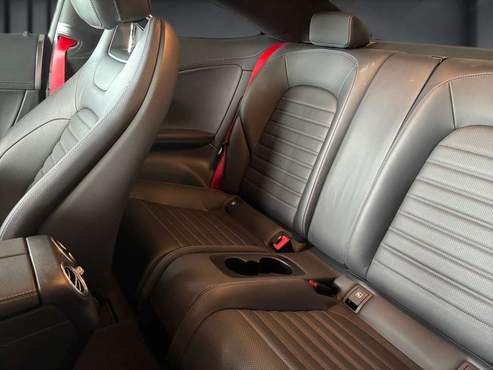 Mercedes-Benz C 43 AMG - Imagem 8