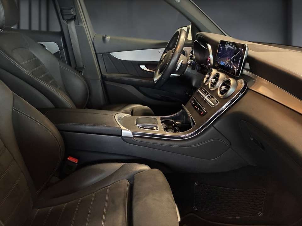 Mercedes-Benz GLC 300 - Imagem 15