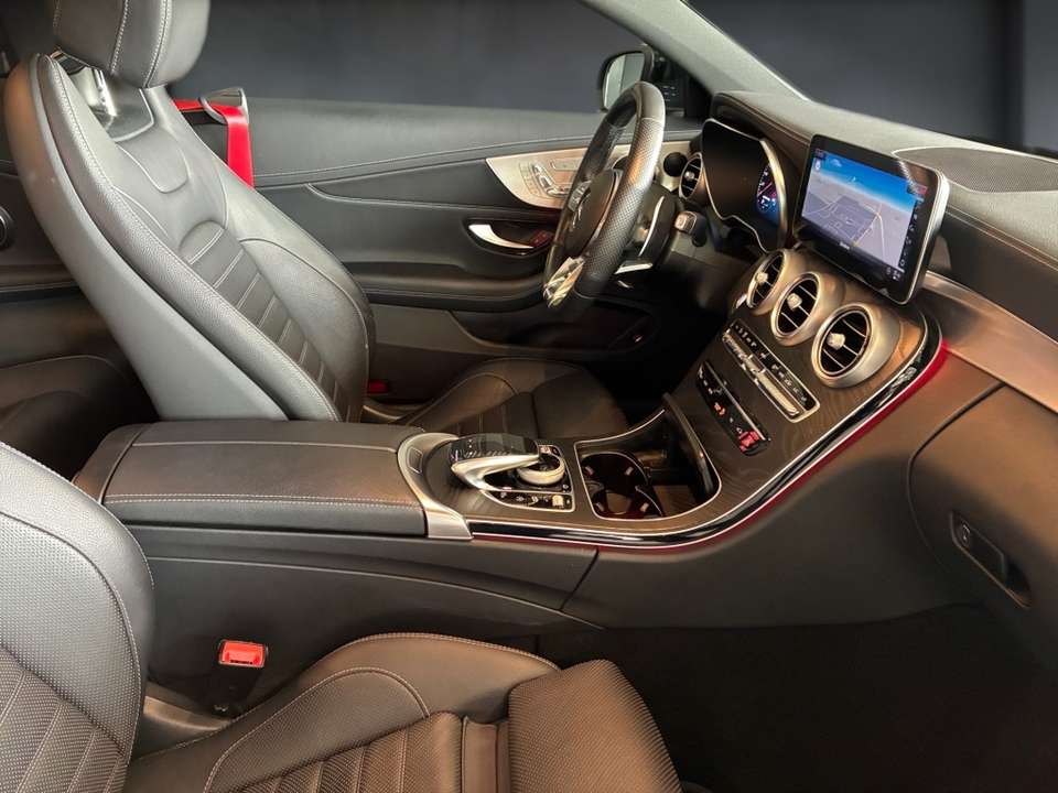 Mercedes-Benz C 43 AMG - Imagem 14
