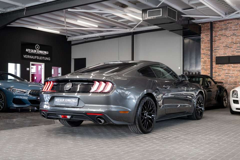 Ford Mustang - Imagem 7