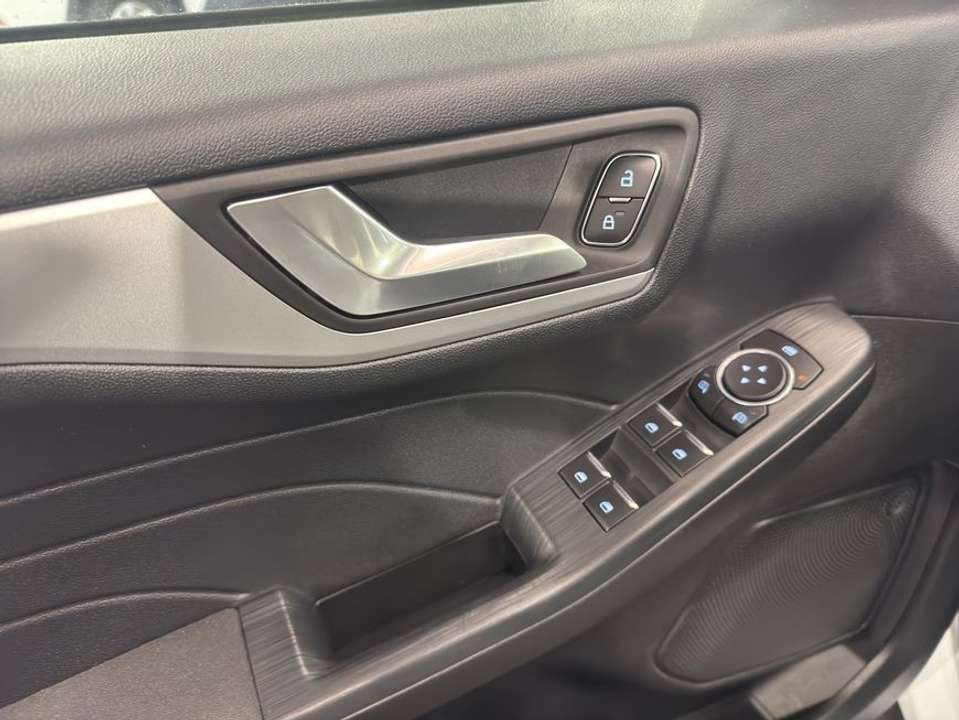 Ford Kuga - Imagem 14