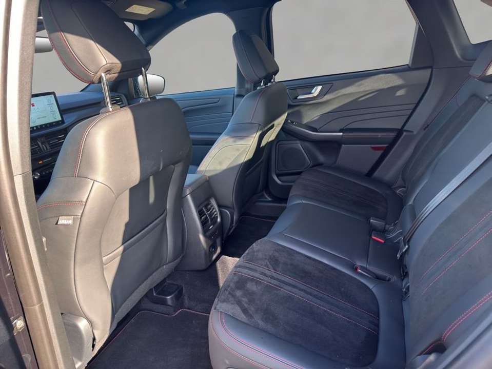 Ford Kuga - Imagem 14