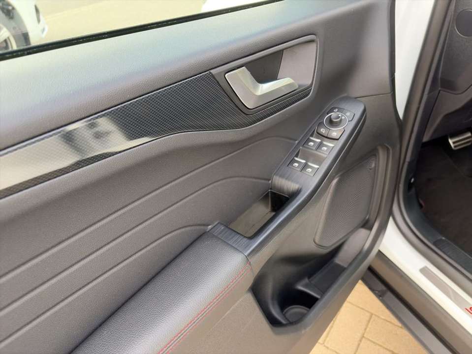 Ford Kuga - Imagem 17