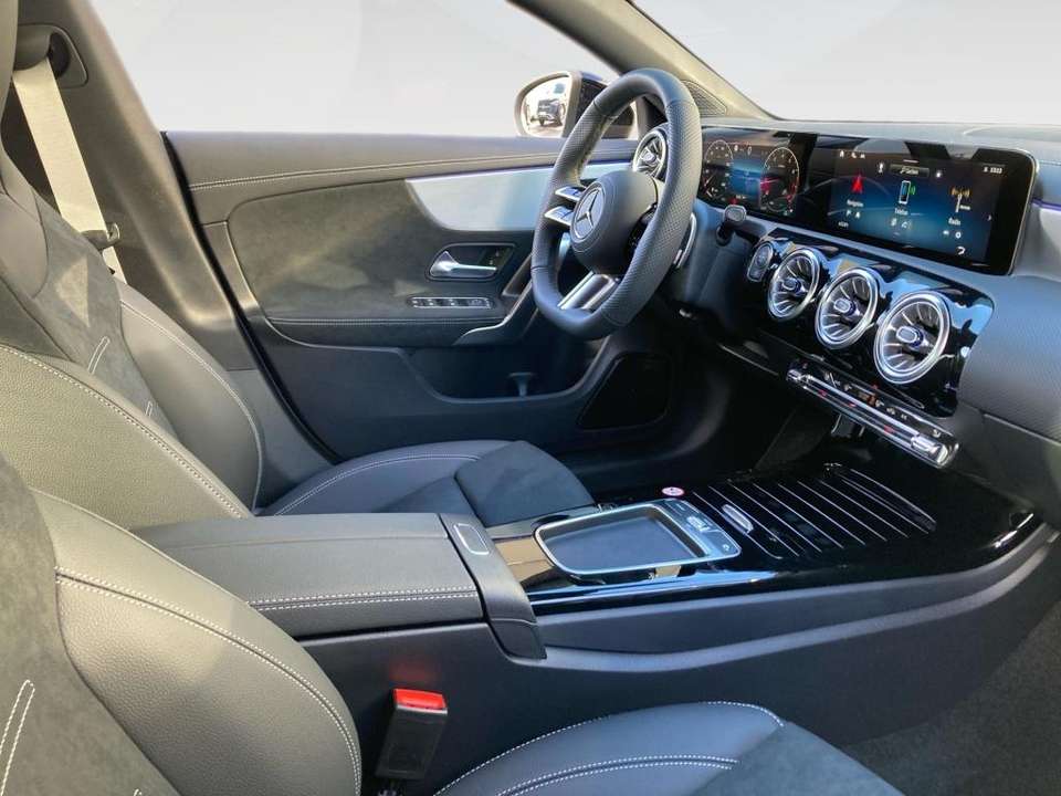 Mercedes-Benz CLA 180 - Imagem 10