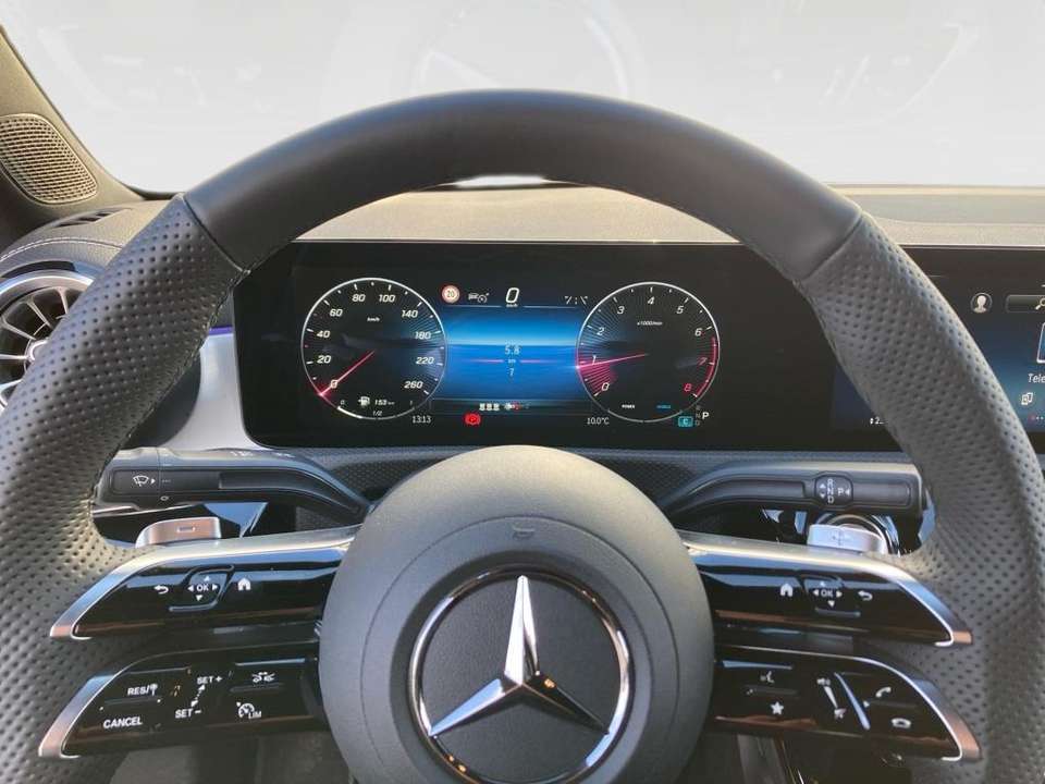 Mercedes-Benz CLA 180 - Imagem 12