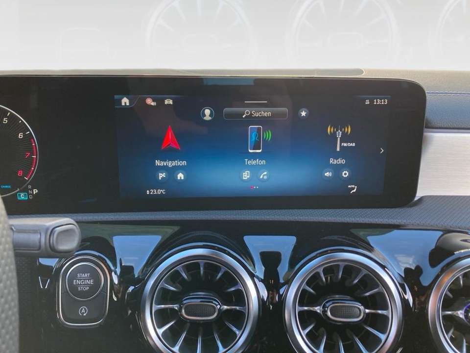 Mercedes-Benz CLA 180 - Imagem 13