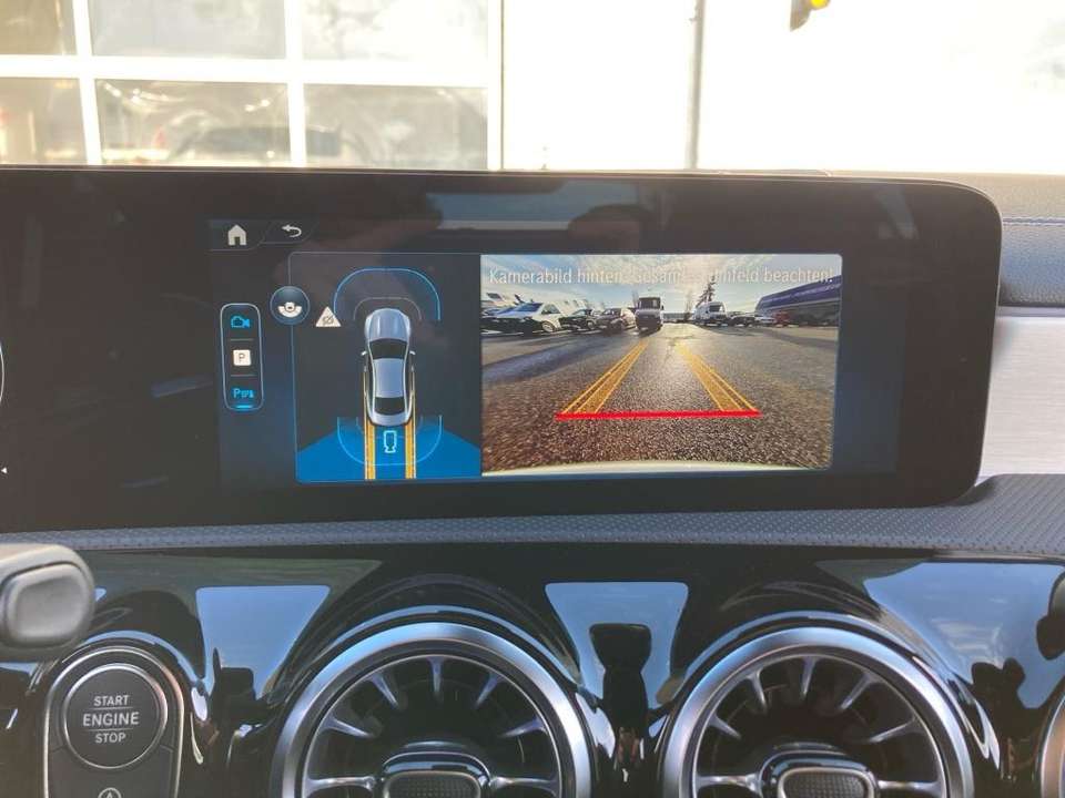 Mercedes-Benz CLA 180 - Imagem 14