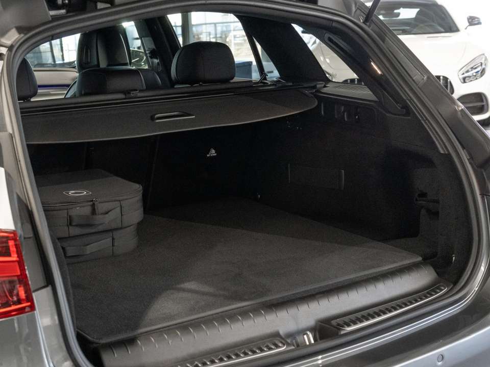 Mercedes-Benz C 300 - Imagem 9