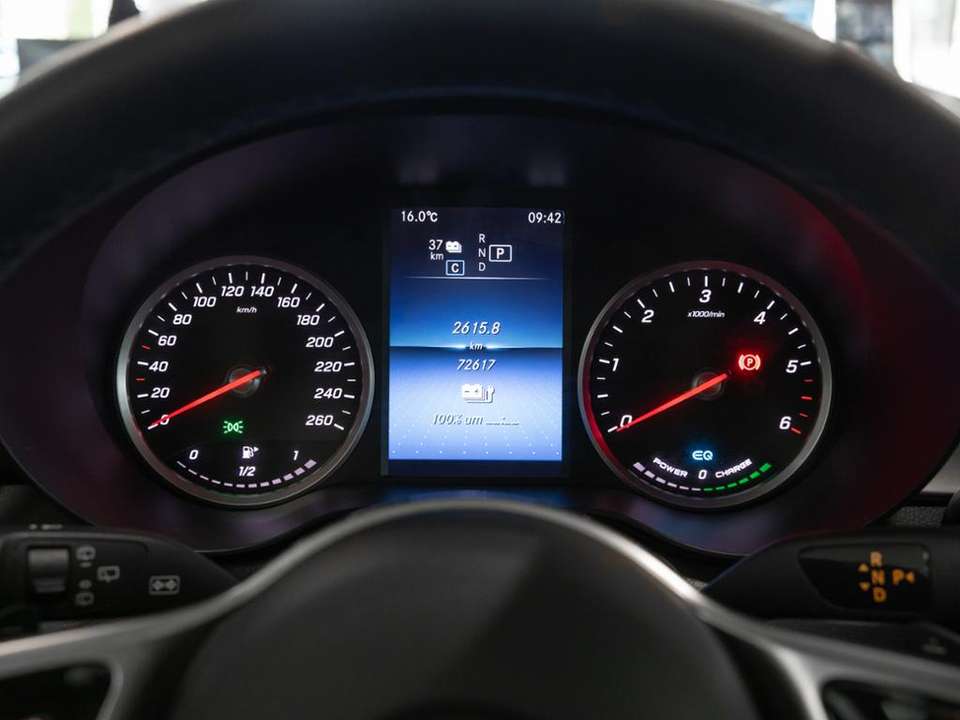 Mercedes-Benz GLC 300 - Imagem 11