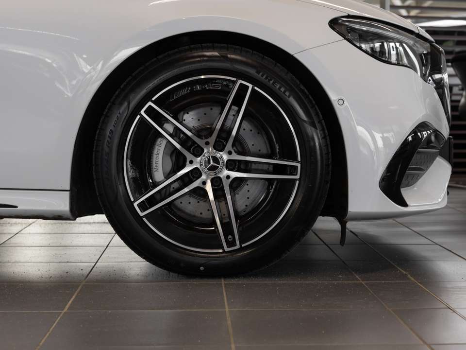 Mercedes-Benz E 220 - Imagem 11