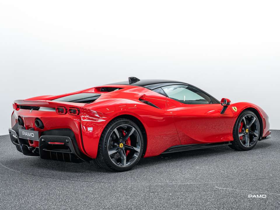 Ferrari SF90 Stradale - Imagem 7