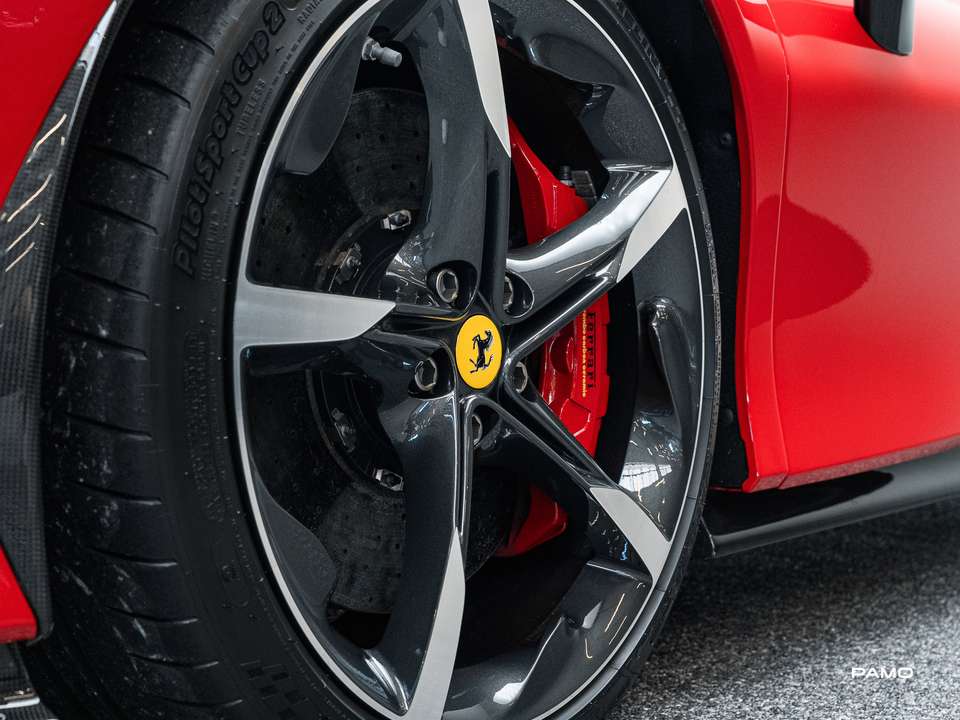 Ferrari SF90 Stradale - Imagem 11