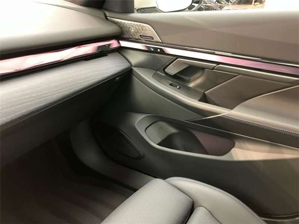 BMW i5 - Imagem 12