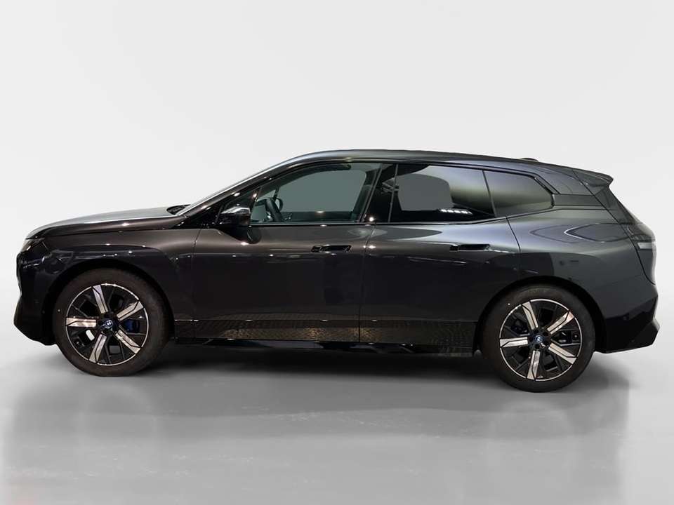 BMW iX - Imagem 6