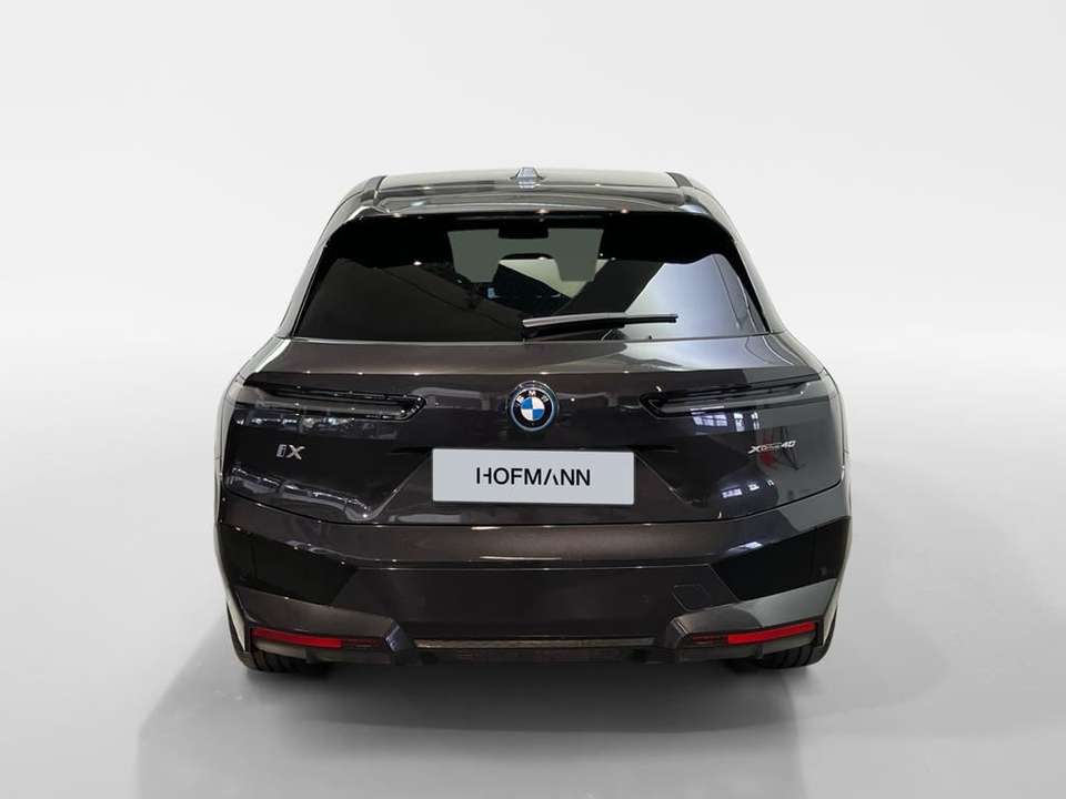 BMW iX - Imagem 8