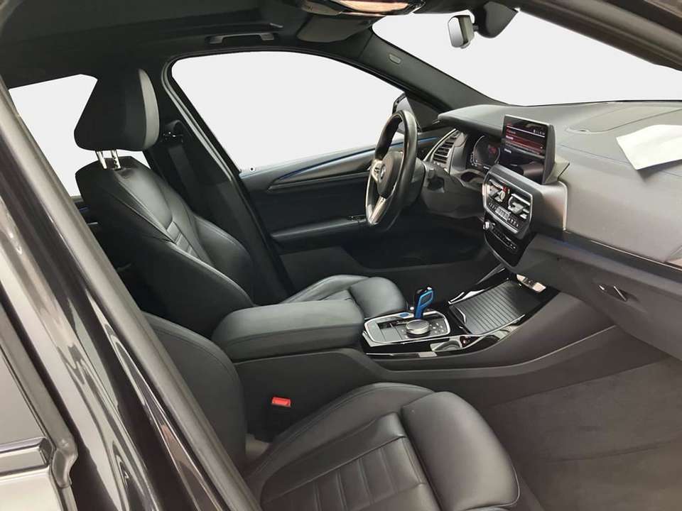 BMW iX3 - Imagem 14