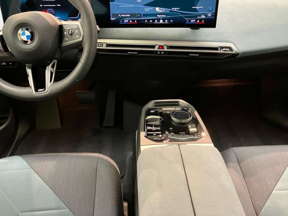 BMW iX - Imagem 11