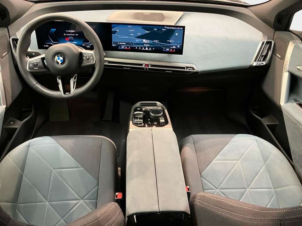 BMW iX - Imagem 12