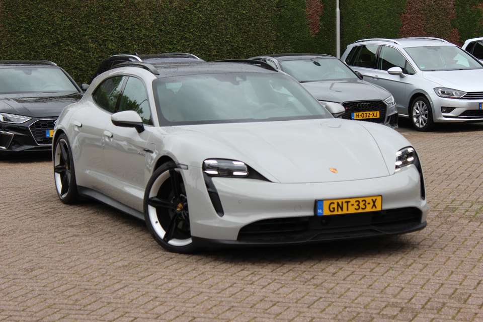 Porsche Taycan - Imagem 1