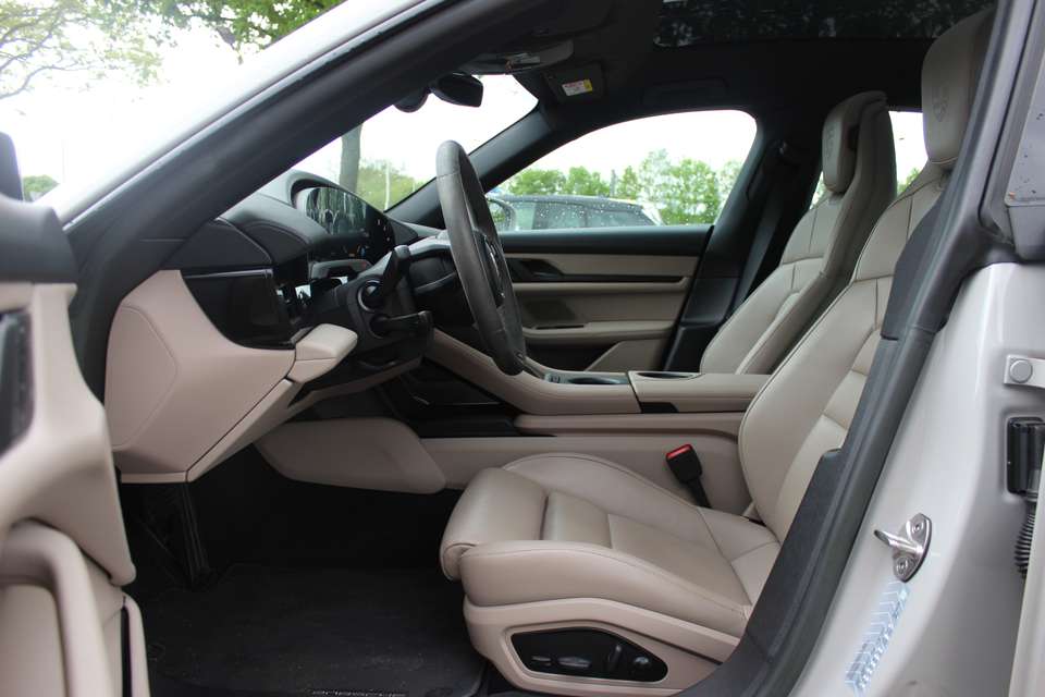 Porsche Taycan - Imagem 11