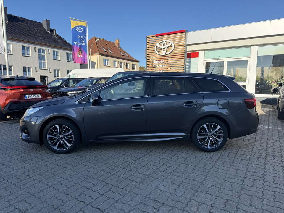 Toyota Avensis - Imagem 3