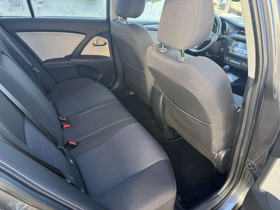 Toyota Avensis - Imagem 8