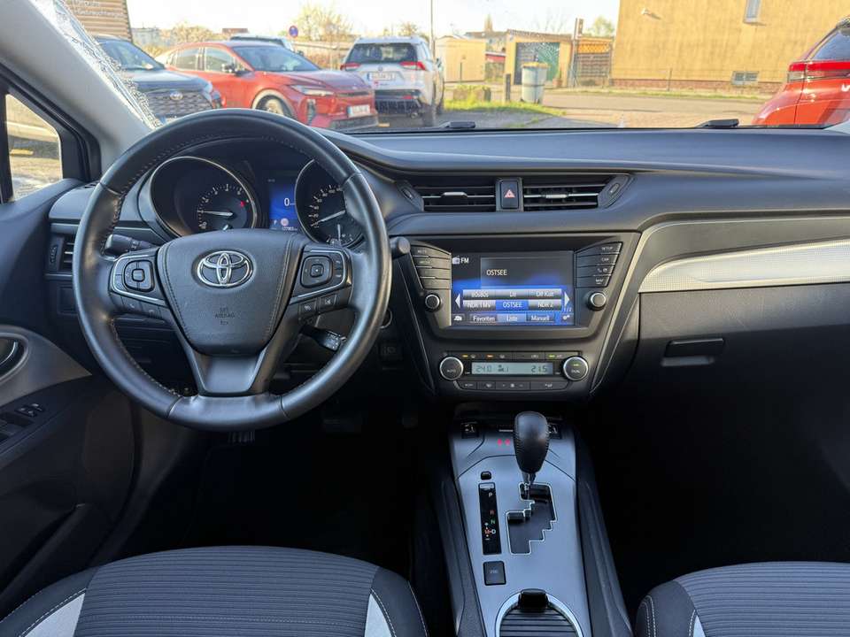 Toyota Avensis - Imagem 9