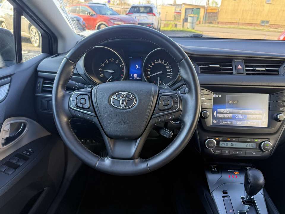 Toyota Avensis - Imagem 10