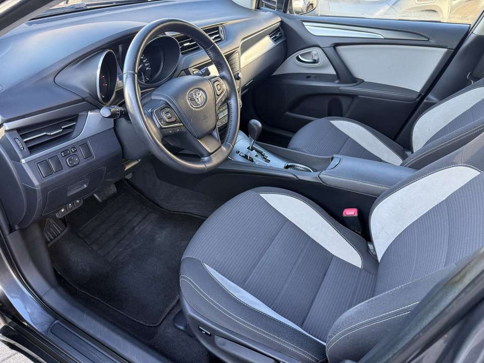 Toyota Avensis - Imagem 15