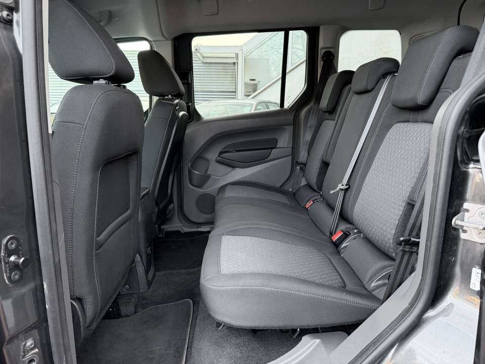 Ford Tourneo Connect - Imagem 11
