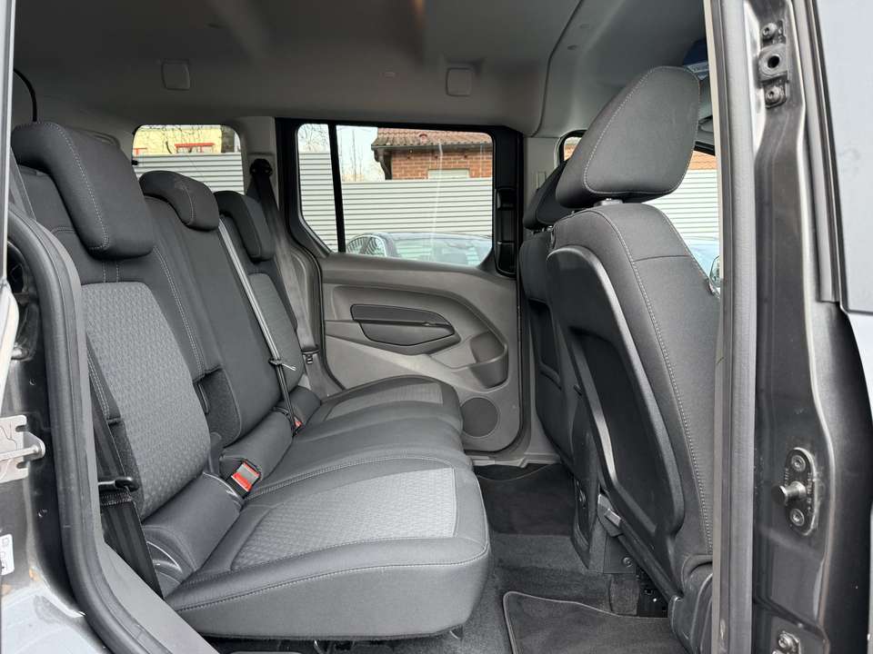 Ford Tourneo Connect - Imagem 12