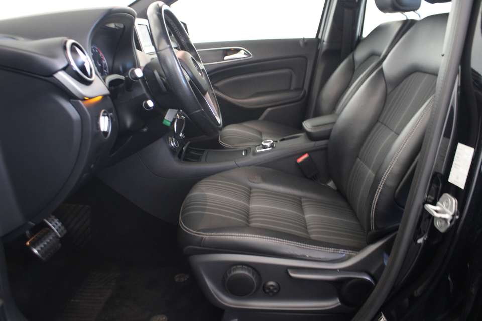 Mercedes-Benz B 180 - Imagem 11
