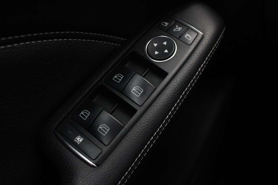 Mercedes-Benz B 180 - Imagem 18