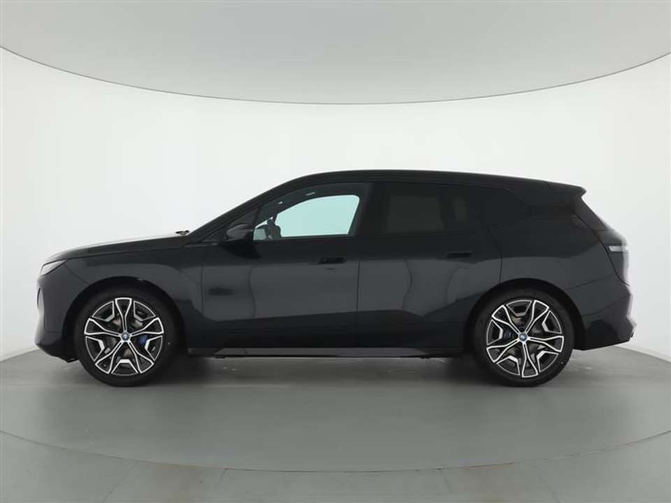 BMW iX - Imagem 2