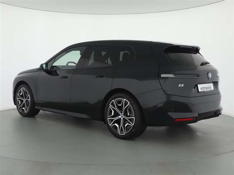 BMW iX - Imagem 6