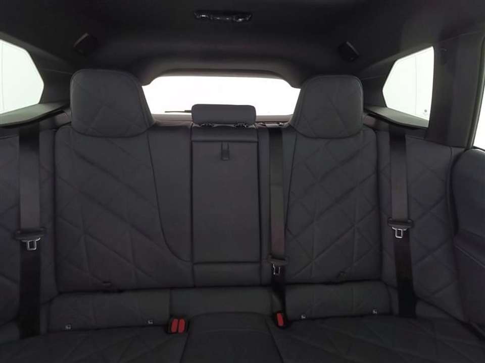 BMW iX - Imagem 11