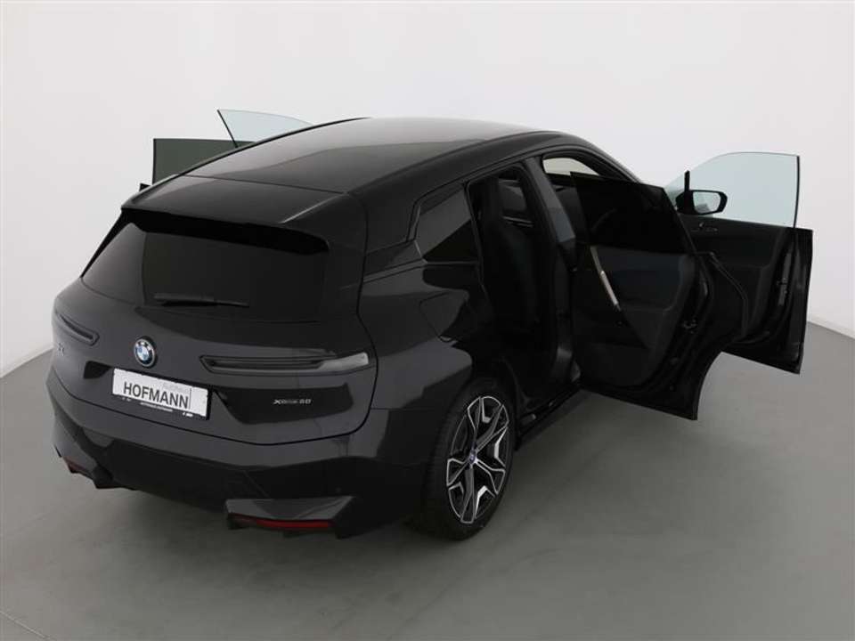 BMW iX - Imagem 12