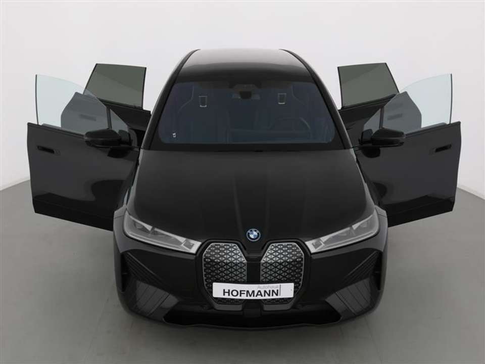 BMW iX - Imagem 13